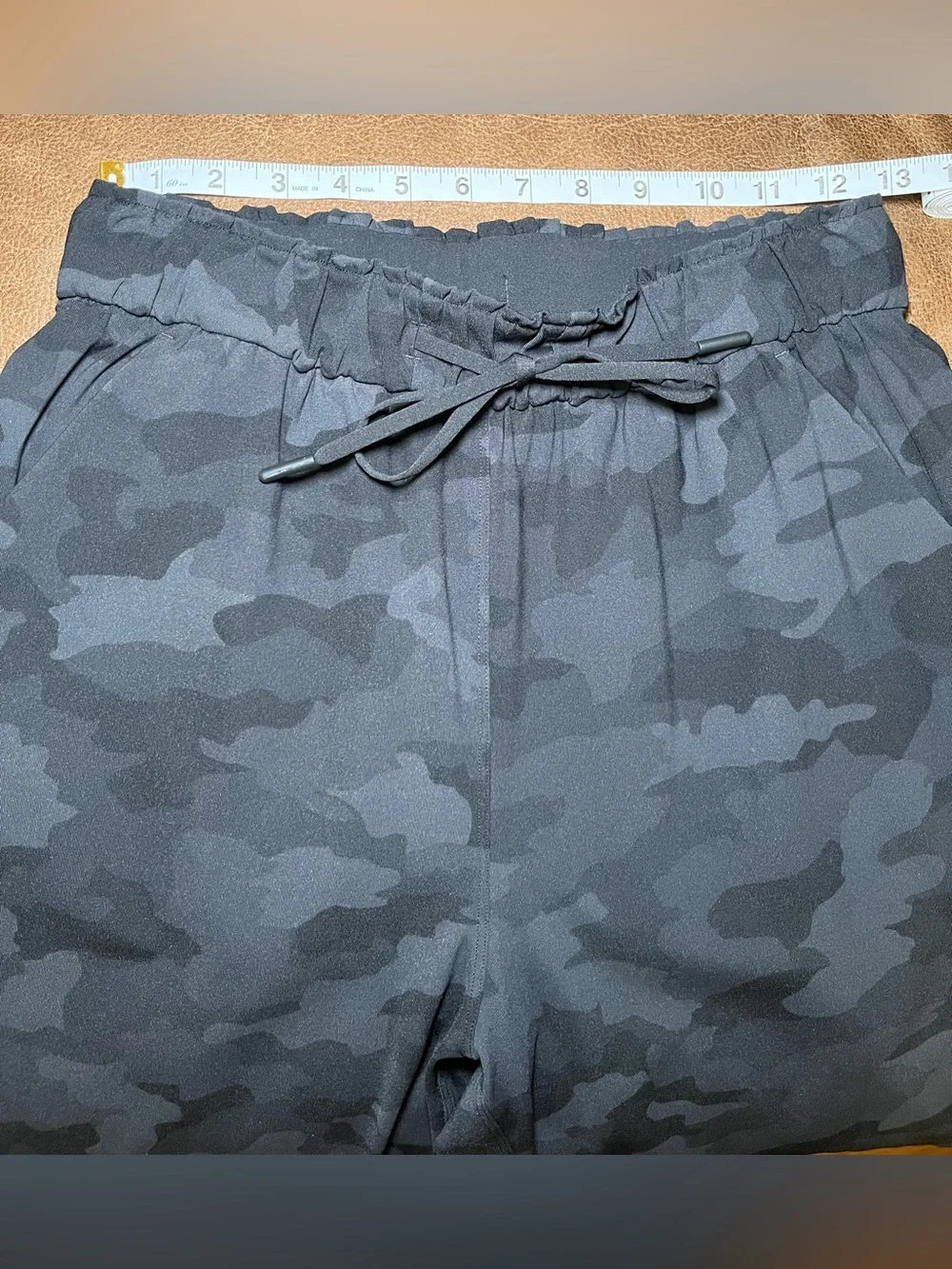 Lululemon Keep Moving Pant 7/8 High-Rise Incognito Camo Multi Grey Size 6 NWOT